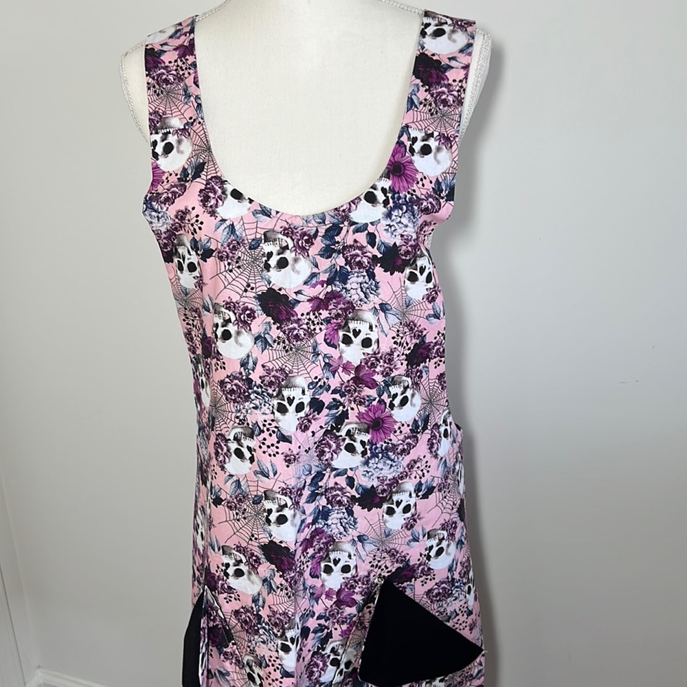 Skull,Skeleton,Halloween,Scary Apron,Criss Cross,w/pockets,reversible/2sided.